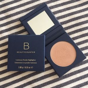 NWT BeautyCounter Topaz Highlighter